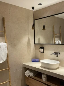 Bathroom Tiles: A Guide For Every Size & Style (16+ Stunning Bathroom Tiles Ideas For Instant Impact)