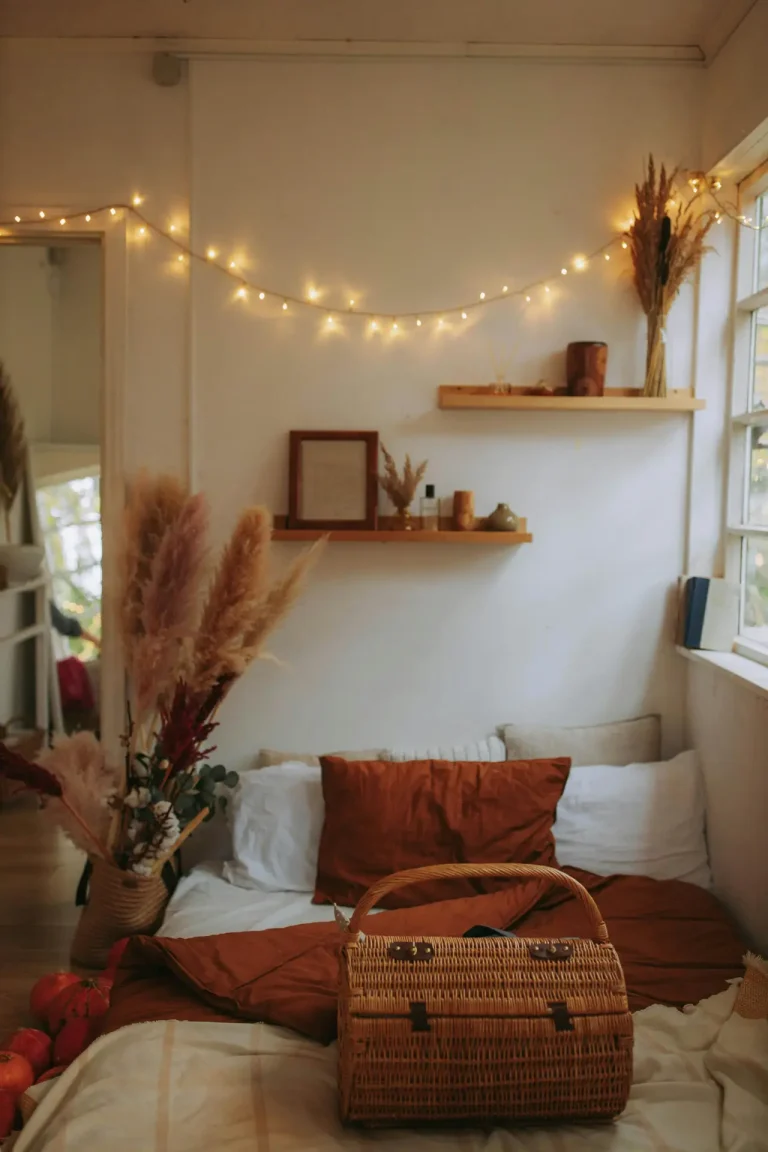 How To Decorate Your Small Space Like A Pro: 19 Small Apartment Decorating Ideas