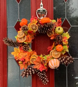 19 Fall Decor Wreaths For A Cozy Entrance (+ Fall Decoration Guide For Your Front Door)
